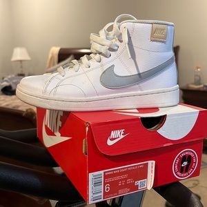 Nike Court Royale 2 Mid White / Silver